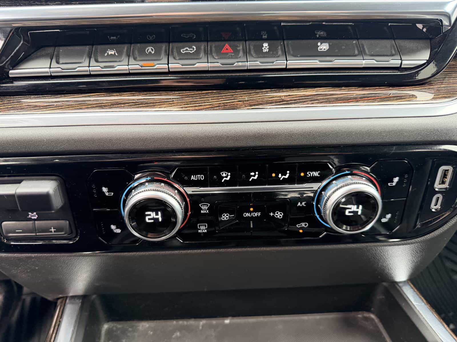 Image 25 GMC Sierra 1500 Elevation 2025