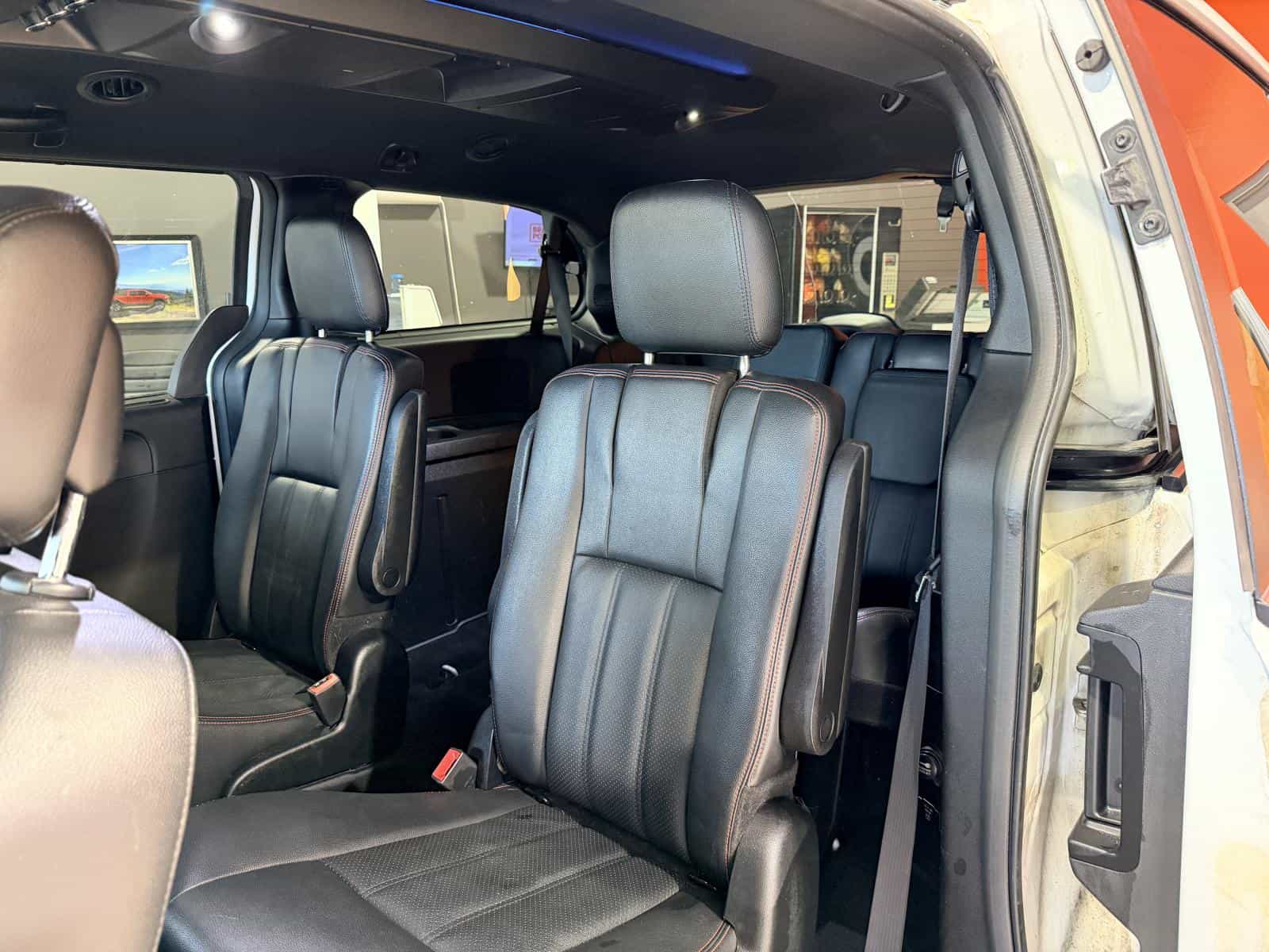 2018 Dodge Grand Caravan GT - Image 11