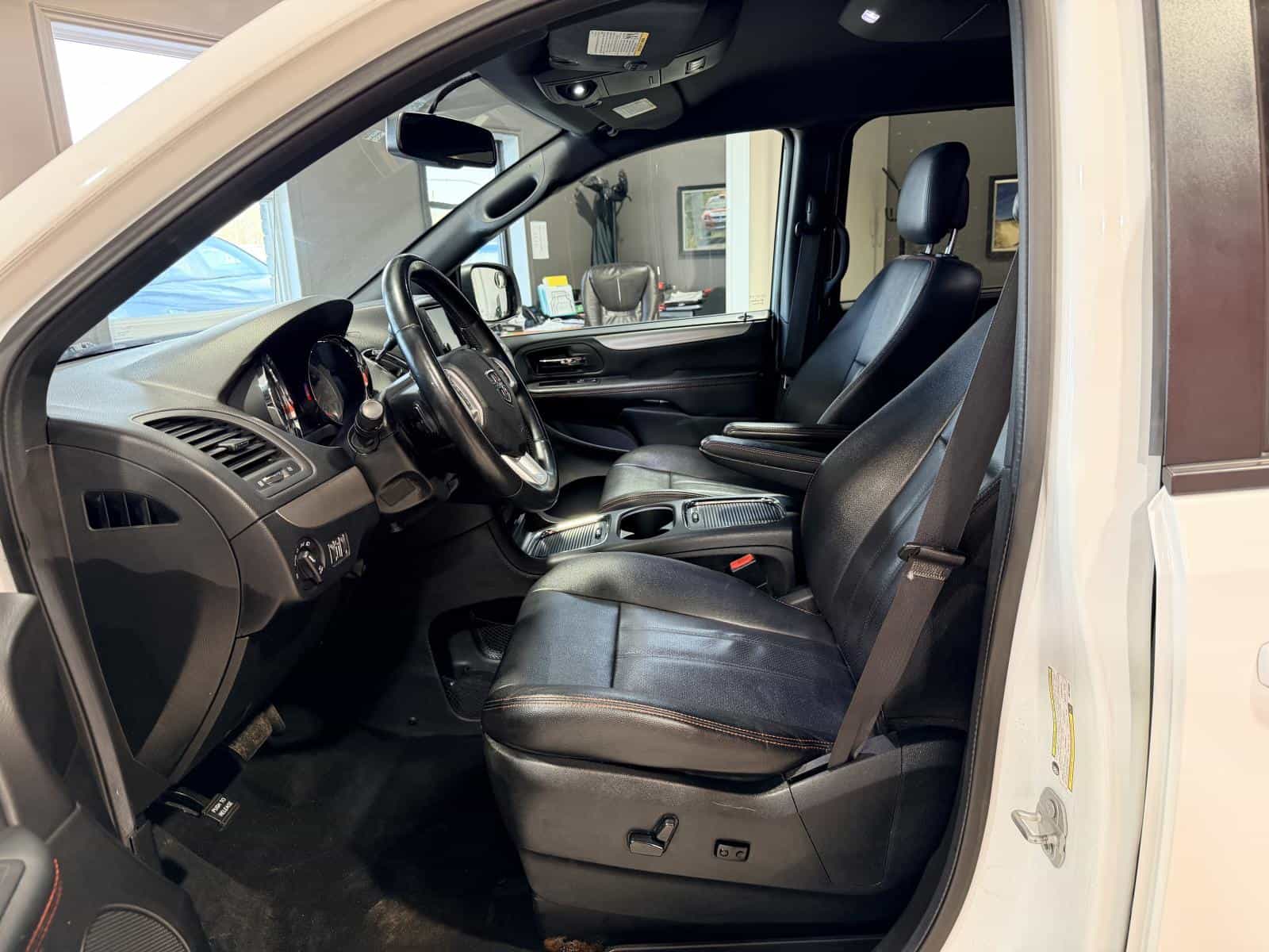 2018 Dodge Grand Caravan GT - Image 12