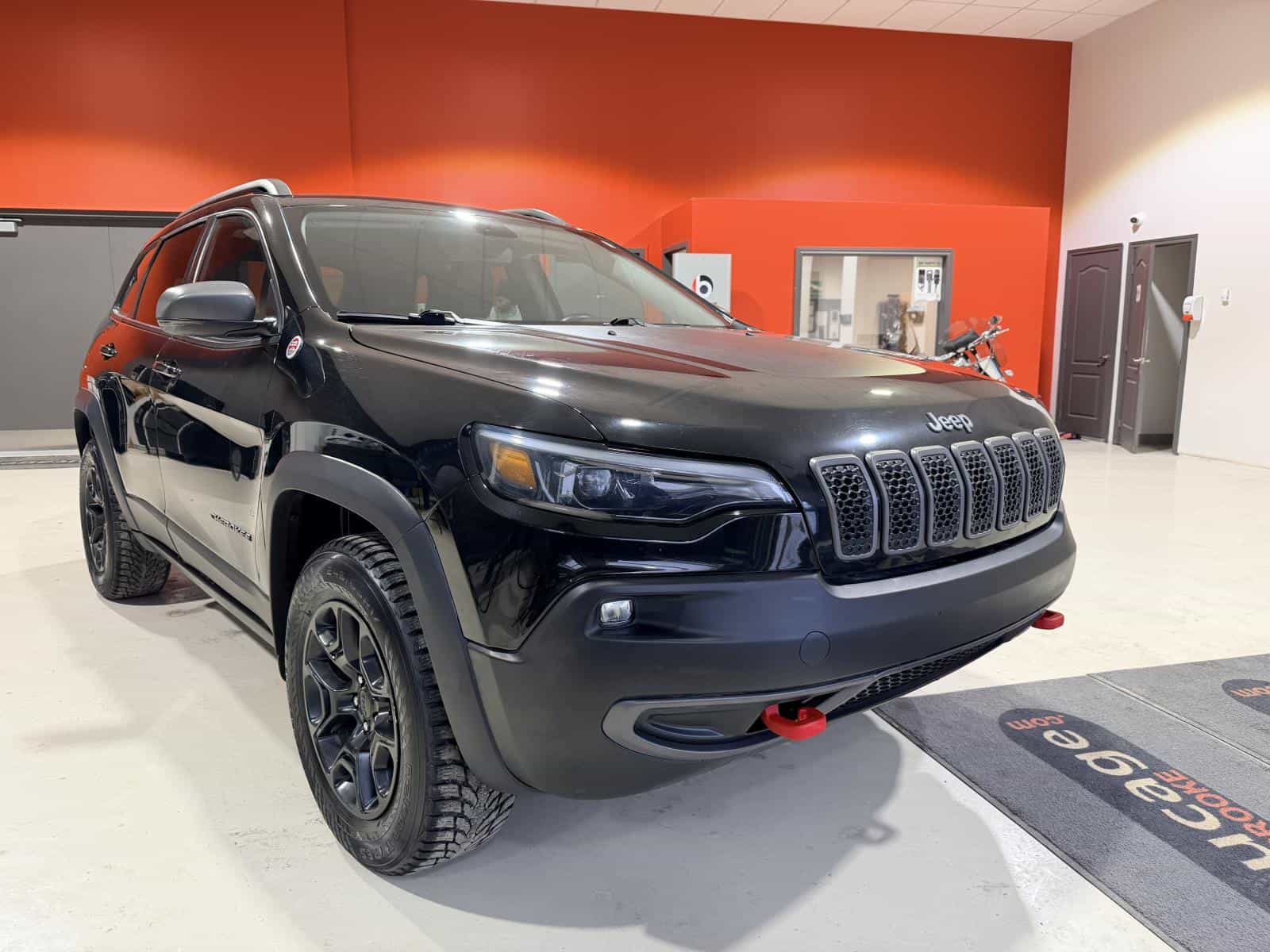 2021 Jeep Cherokee Trailhawk - Image 11