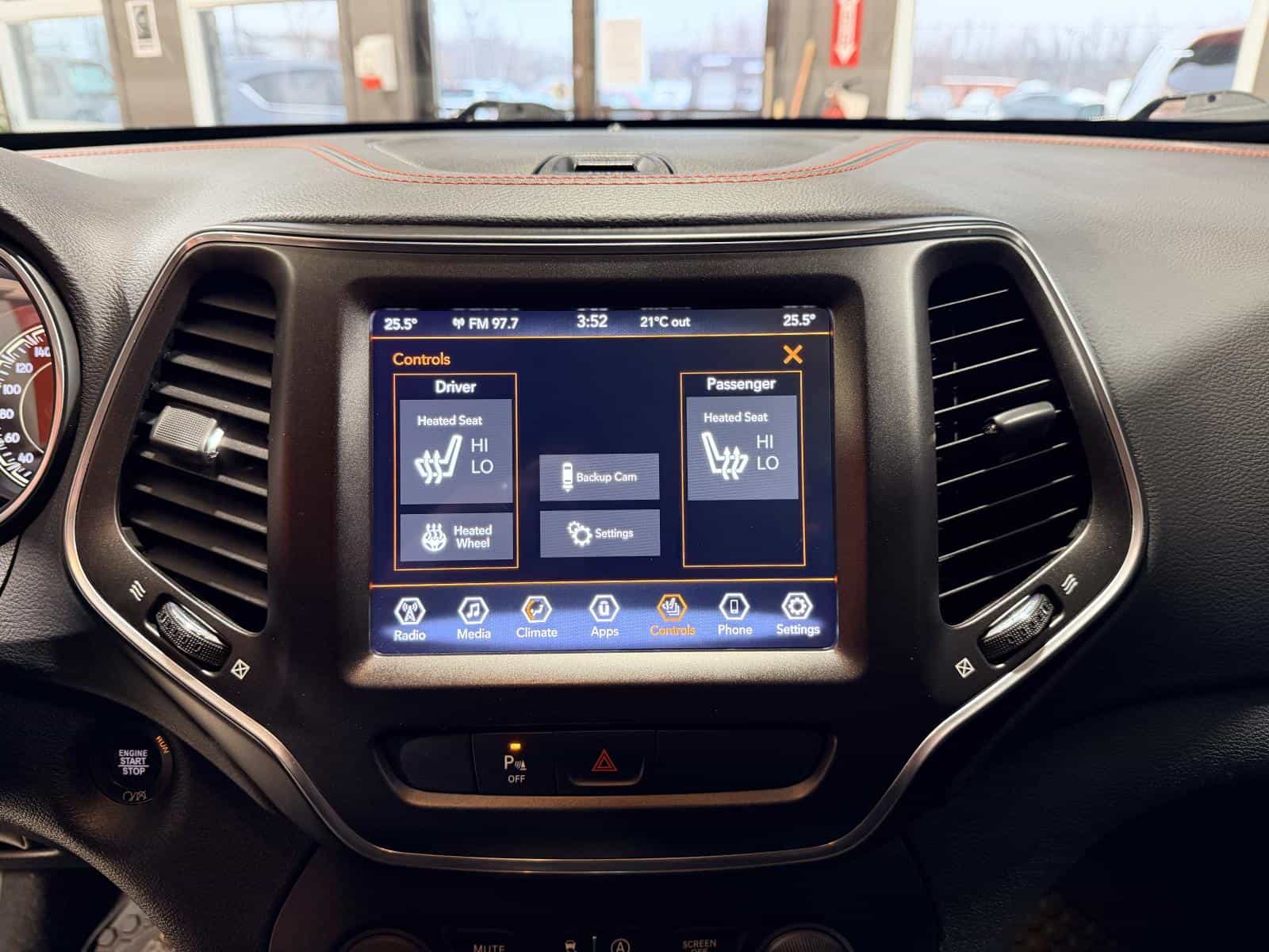 2021 Jeep Cherokee Trailhawk - Image 26