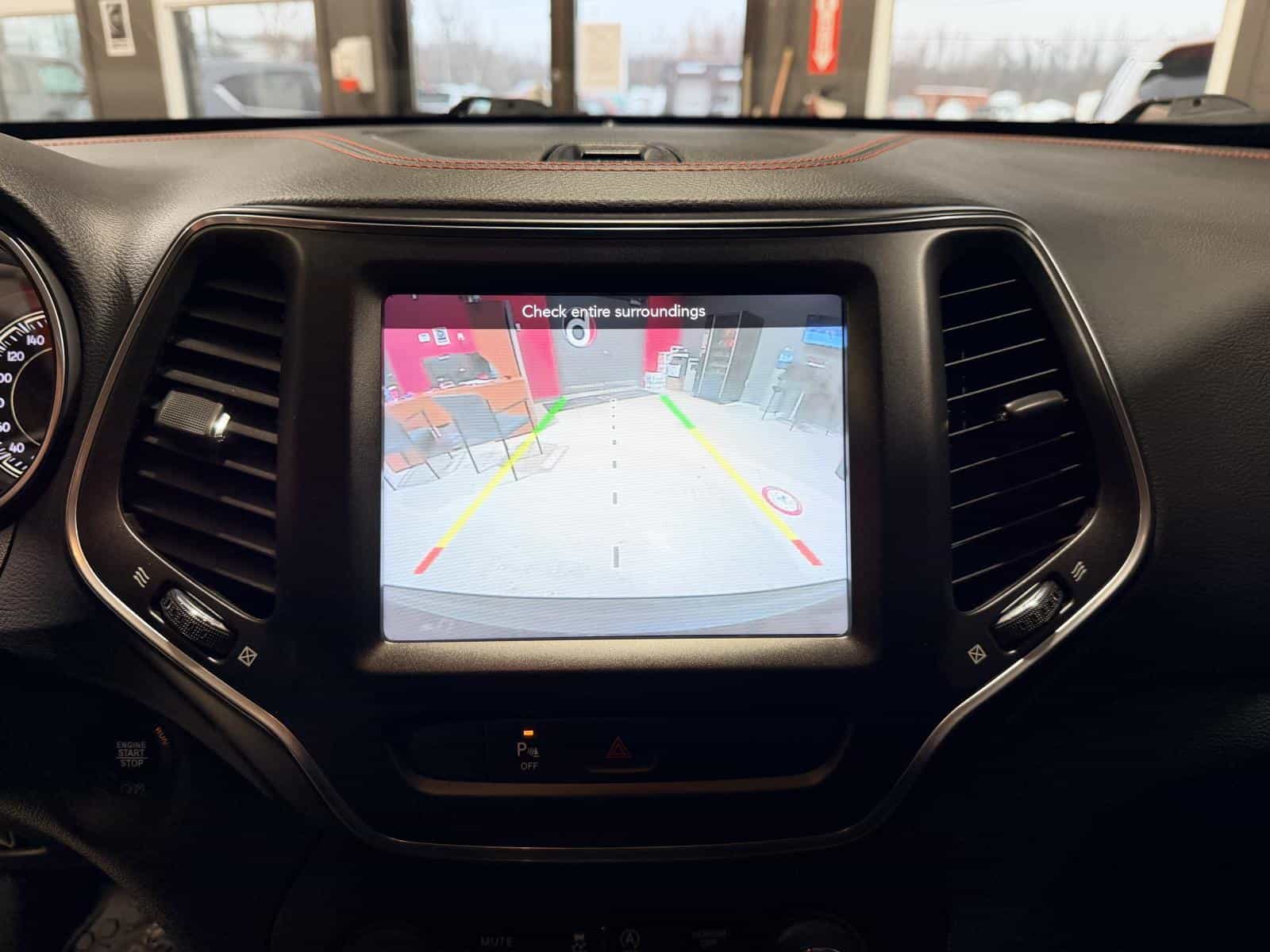 2021 Jeep Cherokee Trailhawk - Image 24