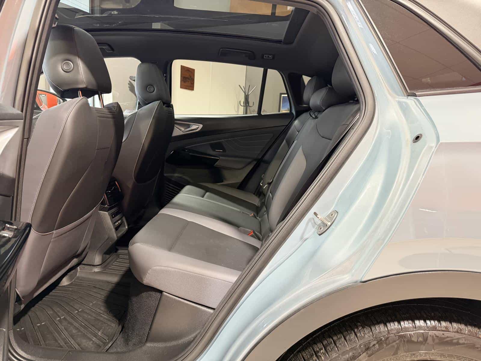 2024 Volkswagen ID.4 Pro - Image 15