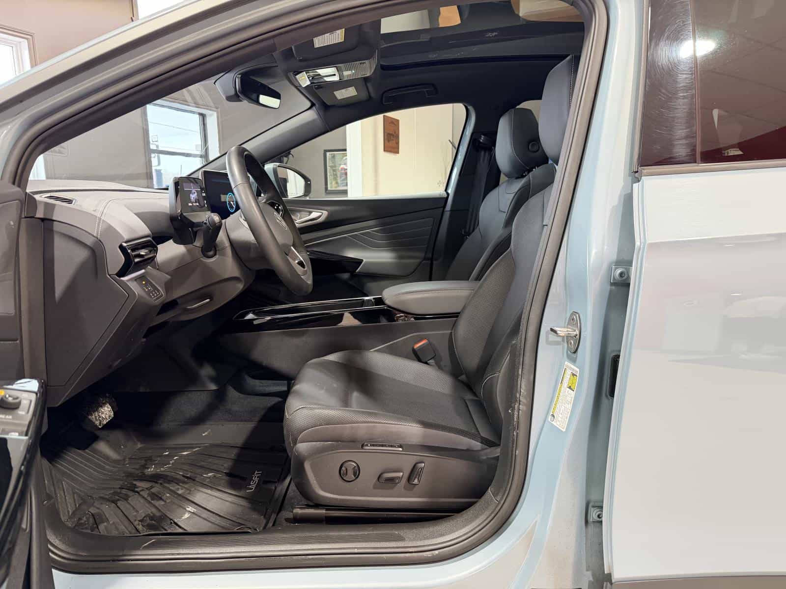 2024 Volkswagen ID.4 Pro - Image 16