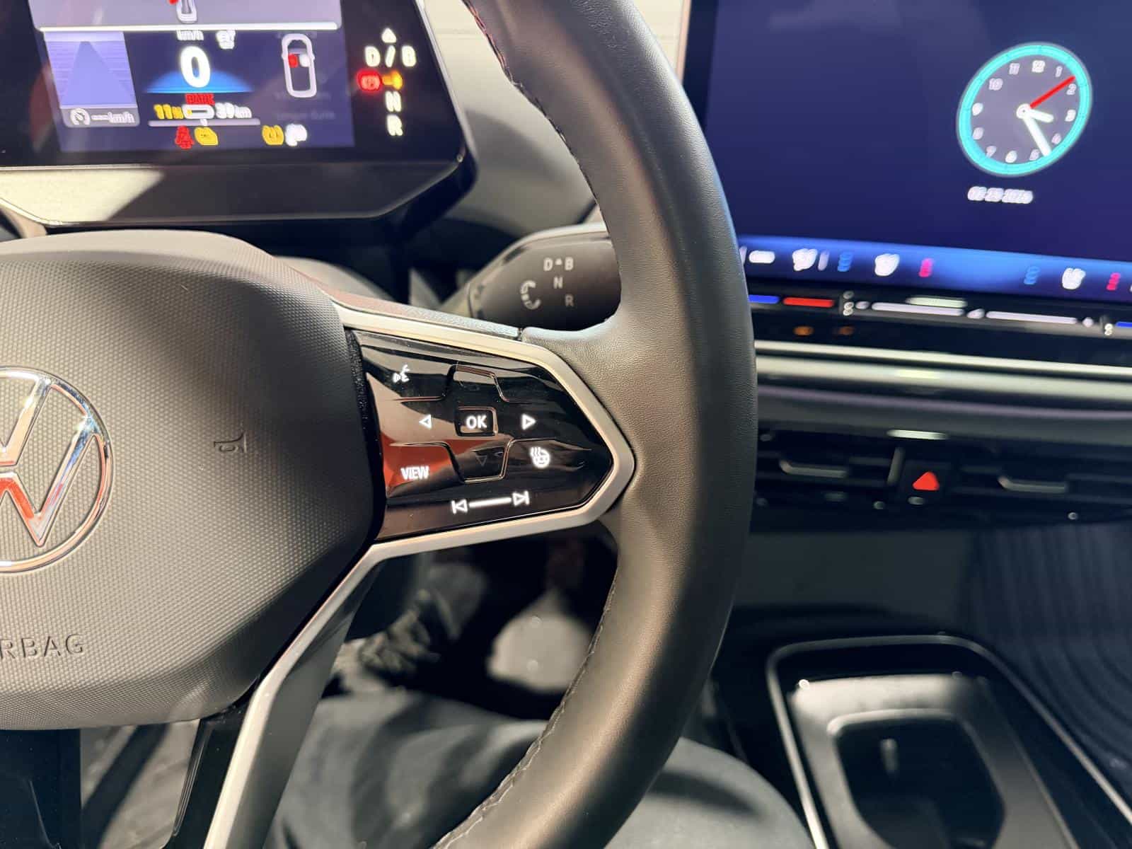 2024 Volkswagen ID.4 Pro - Image 22