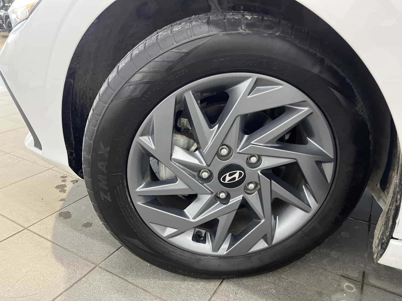 Image 22 Hyundai Elantra Preferred 2024