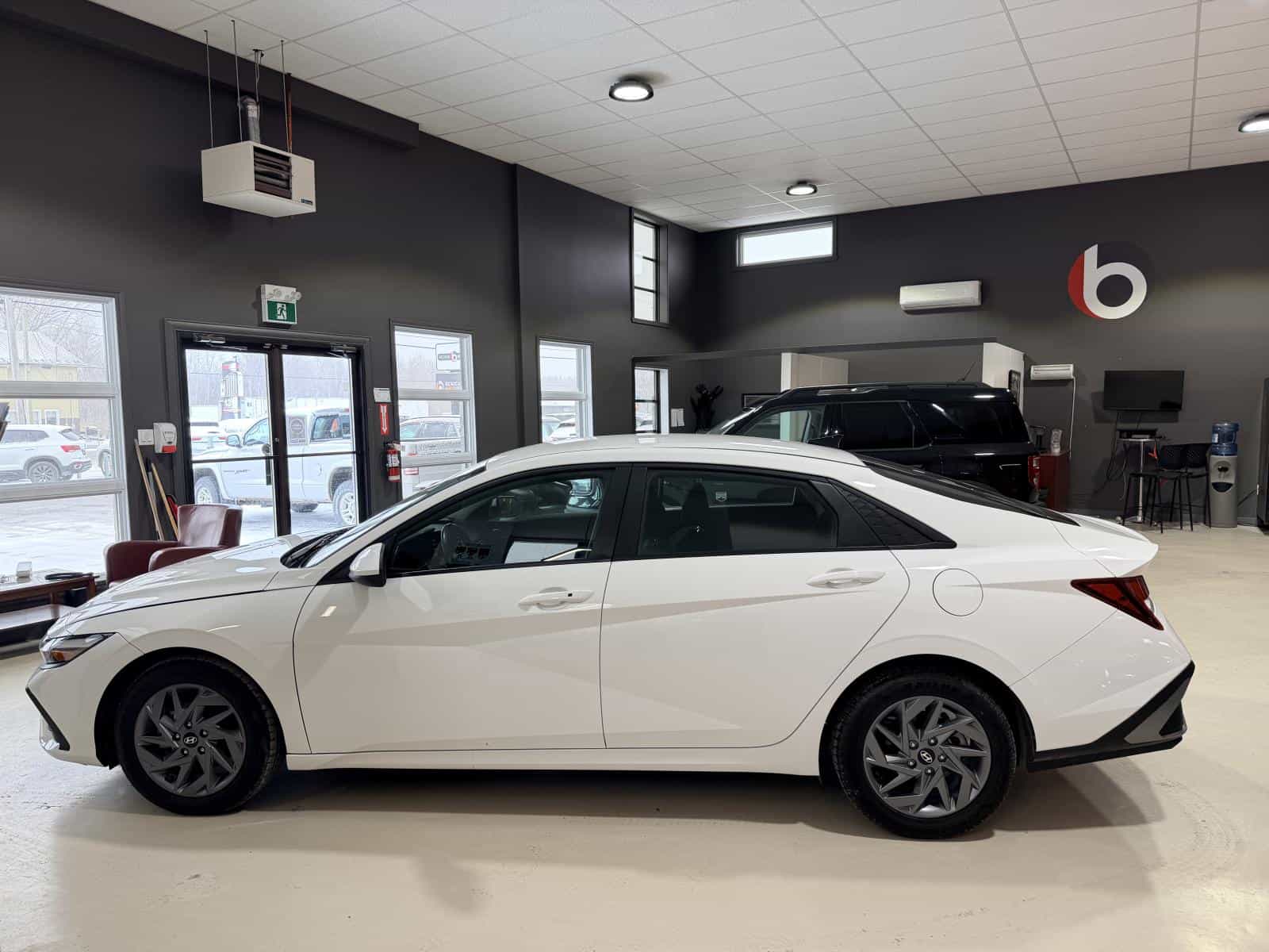 2024 Hyundai Elantra Preferred - Image 3