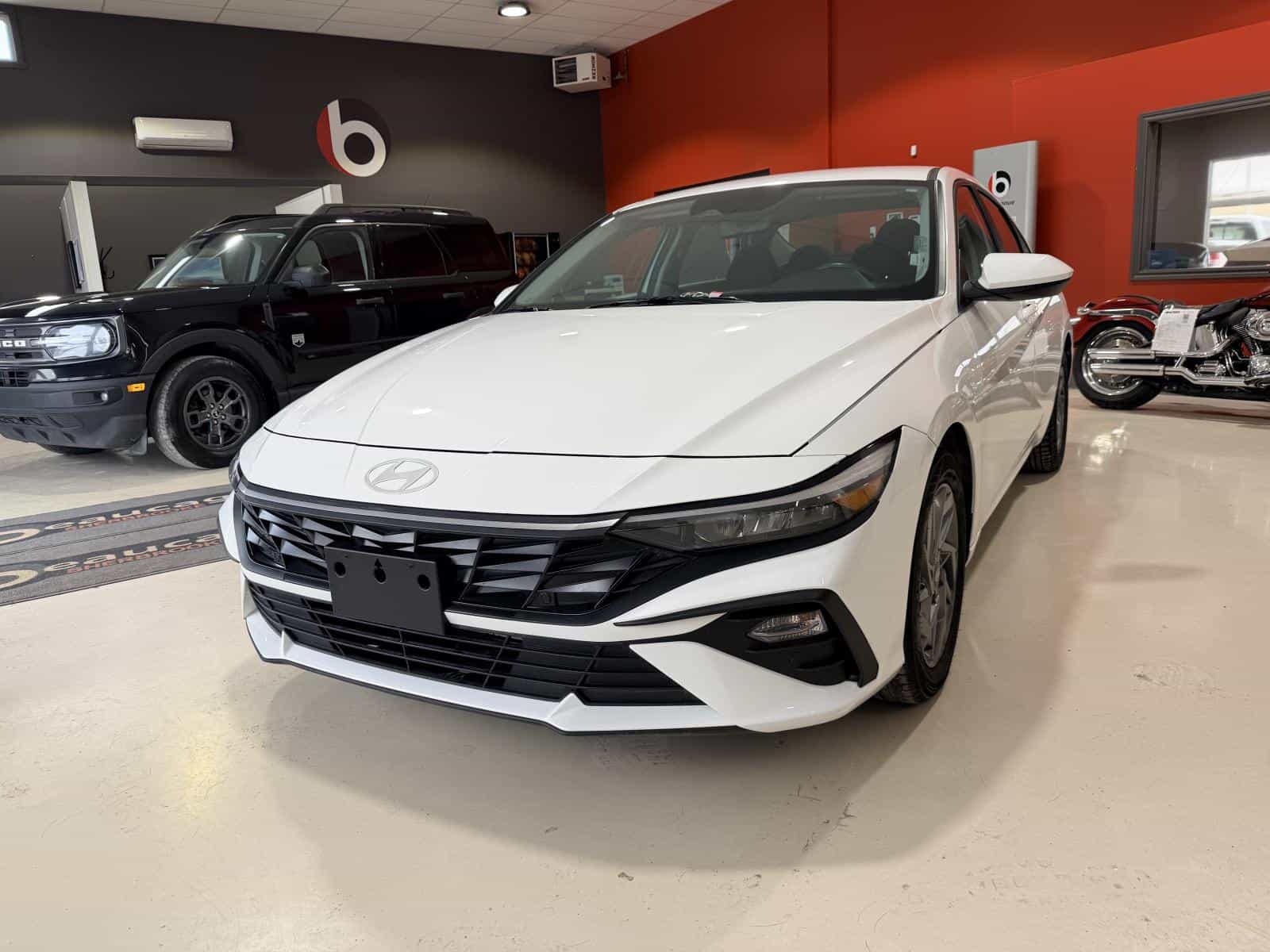 Image 1 Hyundai Elantra Preferred 2024
