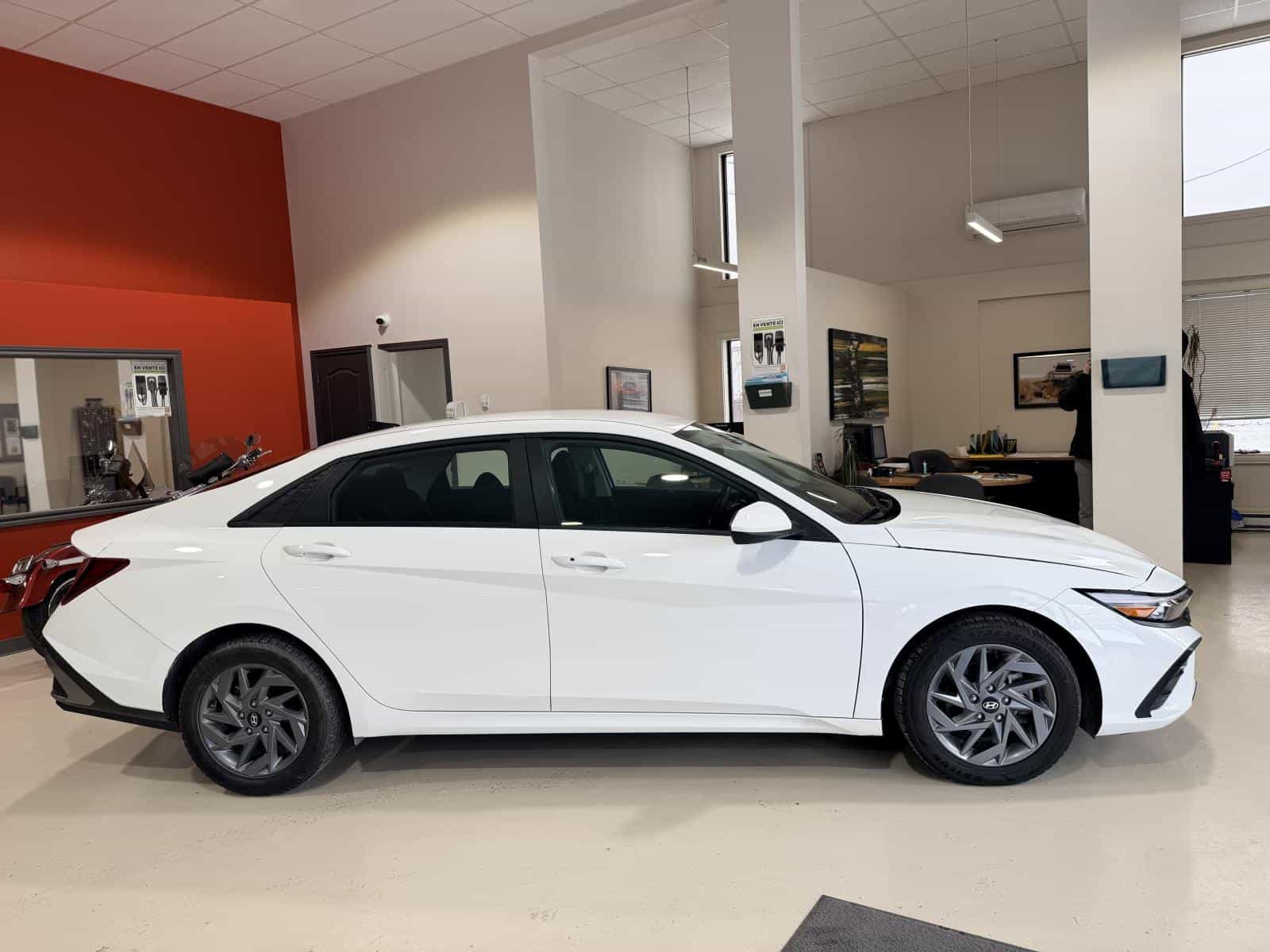 2024 Hyundai Elantra Preferred - Image 8