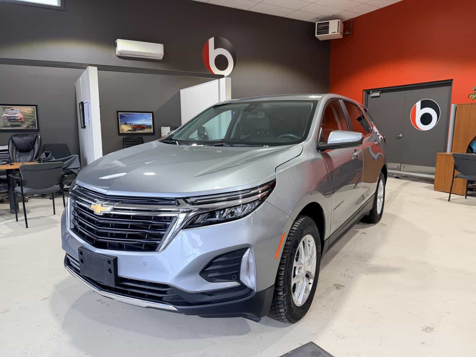 2024 Chevrolet Equinox LT - Image 1