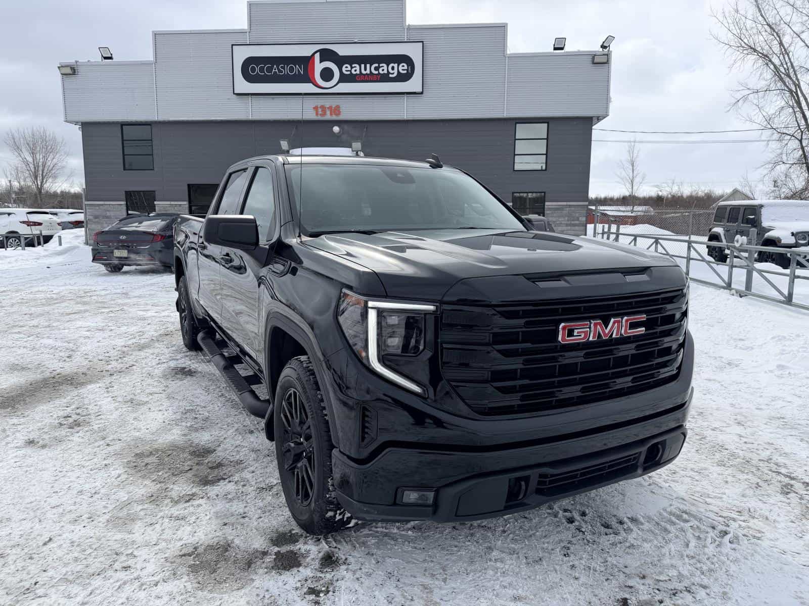 2024 GMC Sierra 1500 Elevation - Image 10