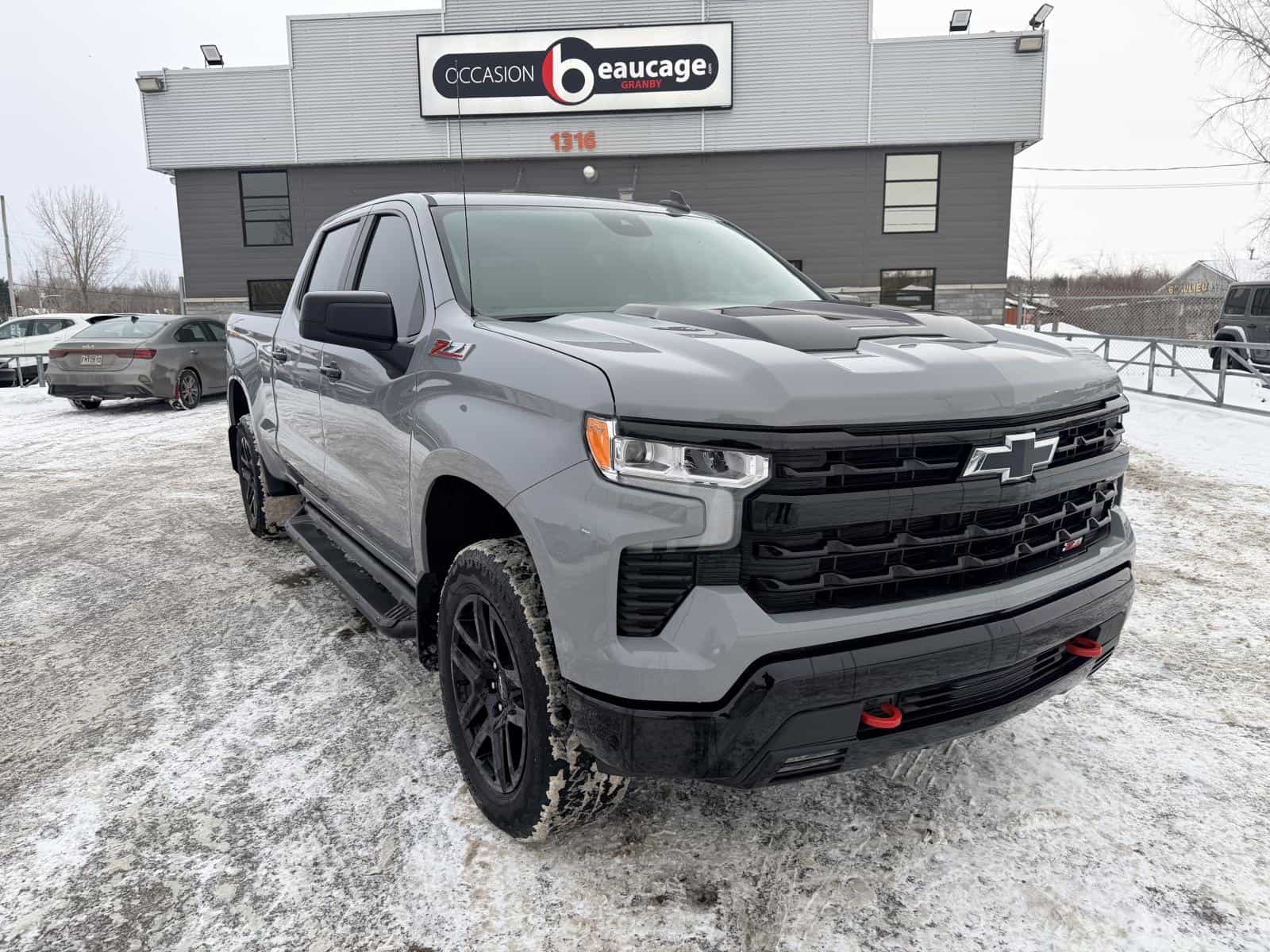 2024 Chevrolet Silverado 1500 LT Trail Boss - Image 9