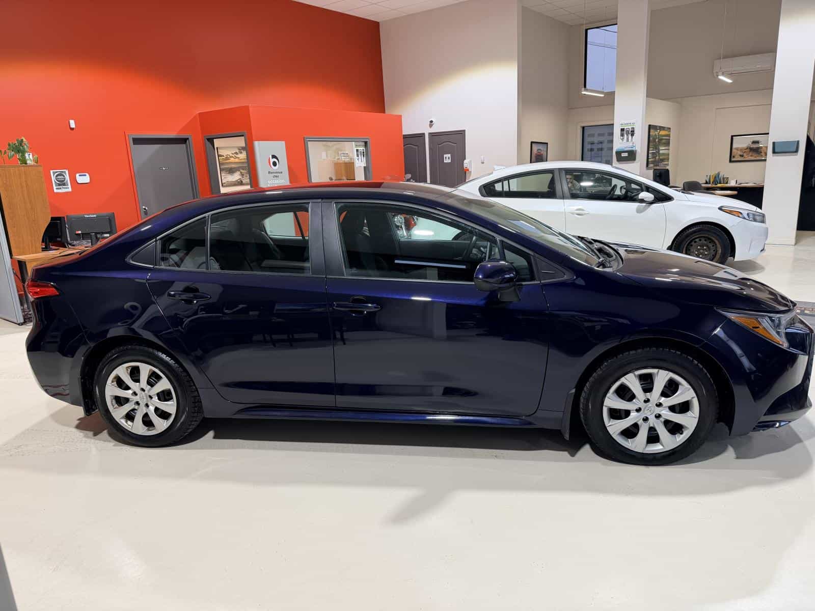 2021 Toyota Corolla LE - Image 8