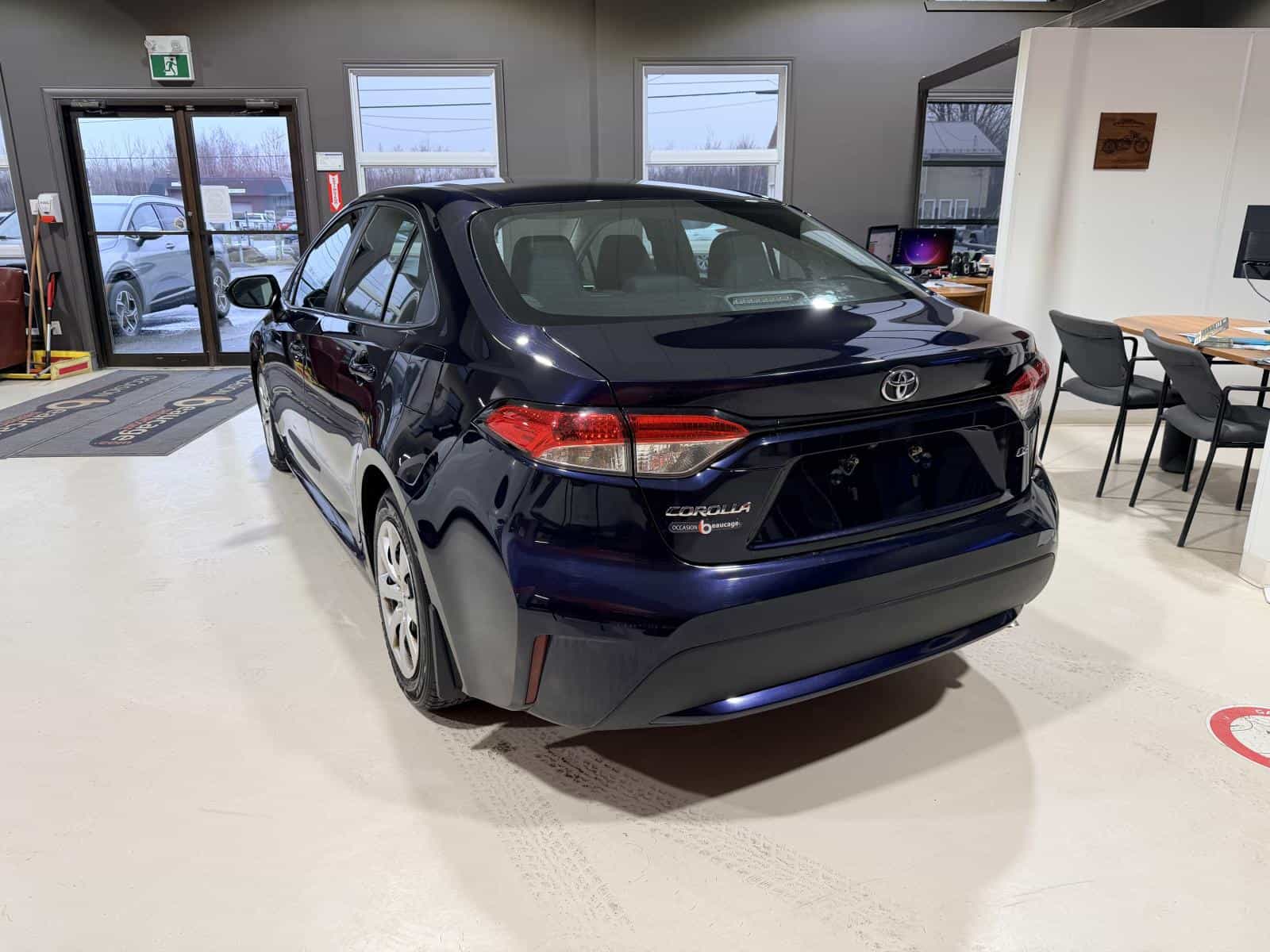 2021 Toyota Corolla LE - Image 4