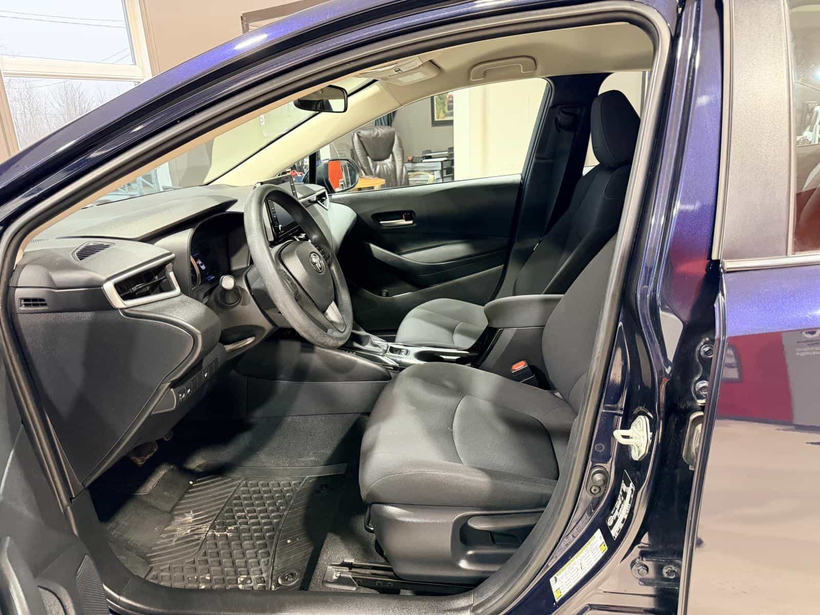 2021 Toyota Corolla LE - Image 14