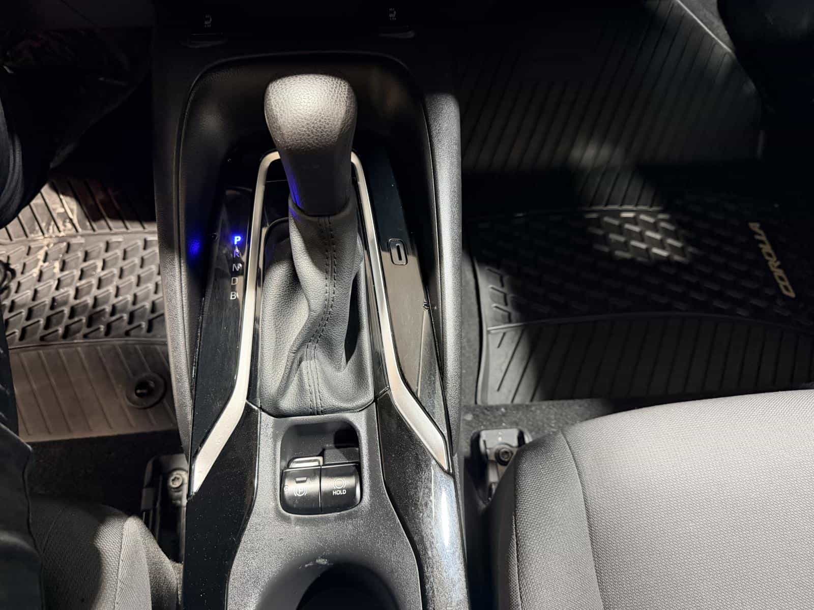 2021 Toyota Corolla LE - Image 23