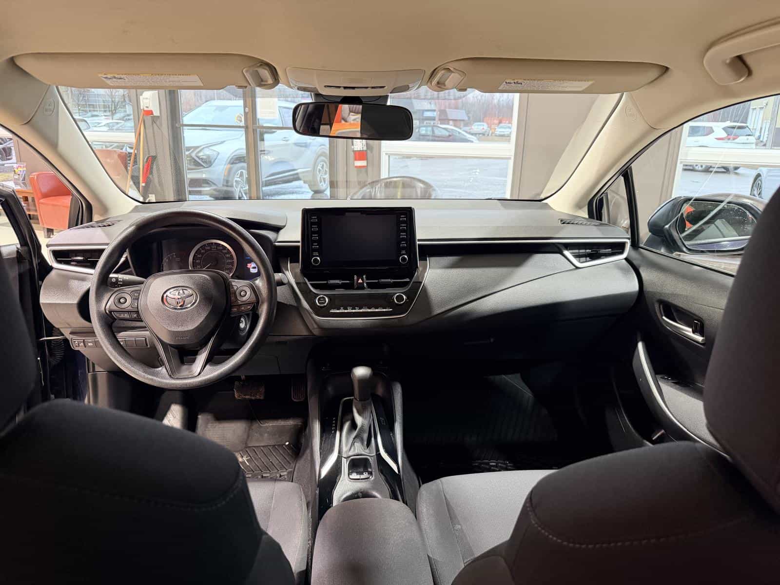 2021 Toyota Corolla LE - Image 25