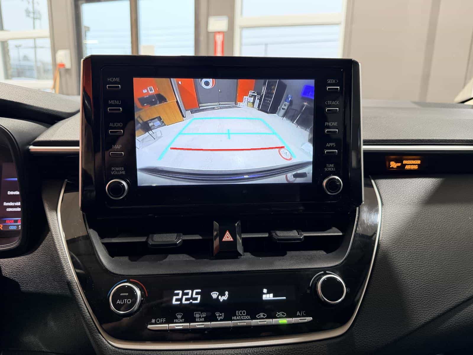 2021 Toyota Corolla LE - Image 22