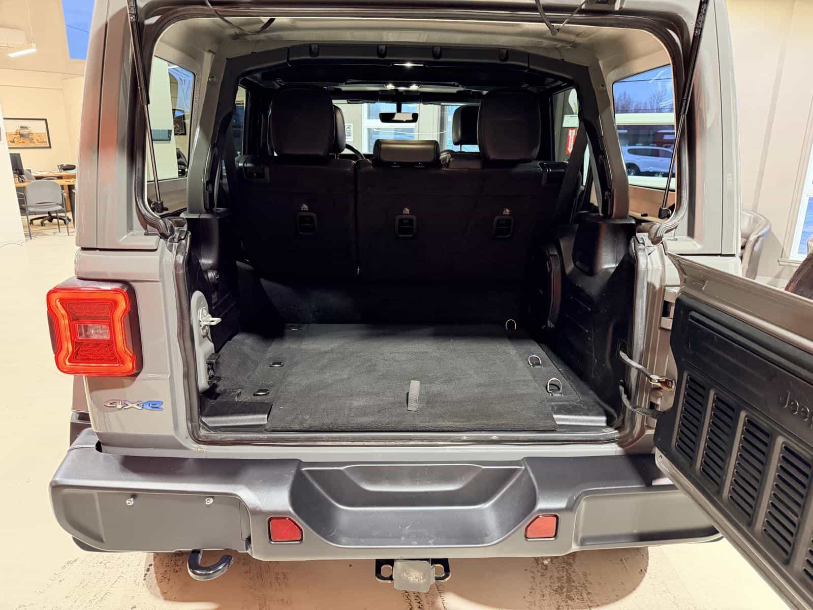 2021 Jeep Wrangler Unlimited Sahara - Image 8