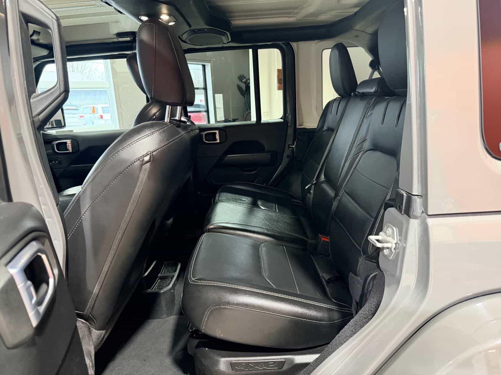 2021 Jeep Wrangler Unlimited Sahara - Image 15