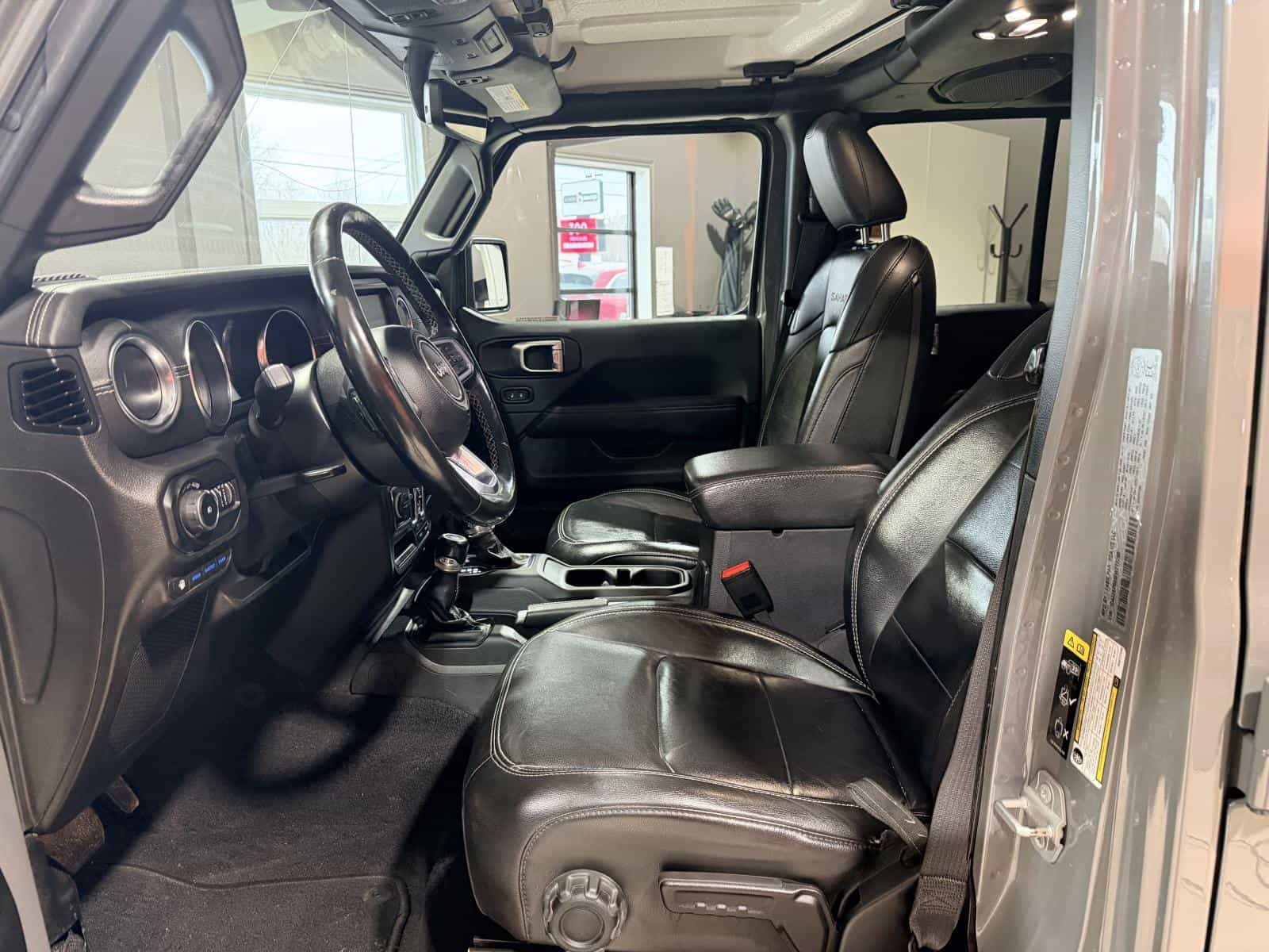 2021 Jeep Wrangler Unlimited Sahara - Image 16