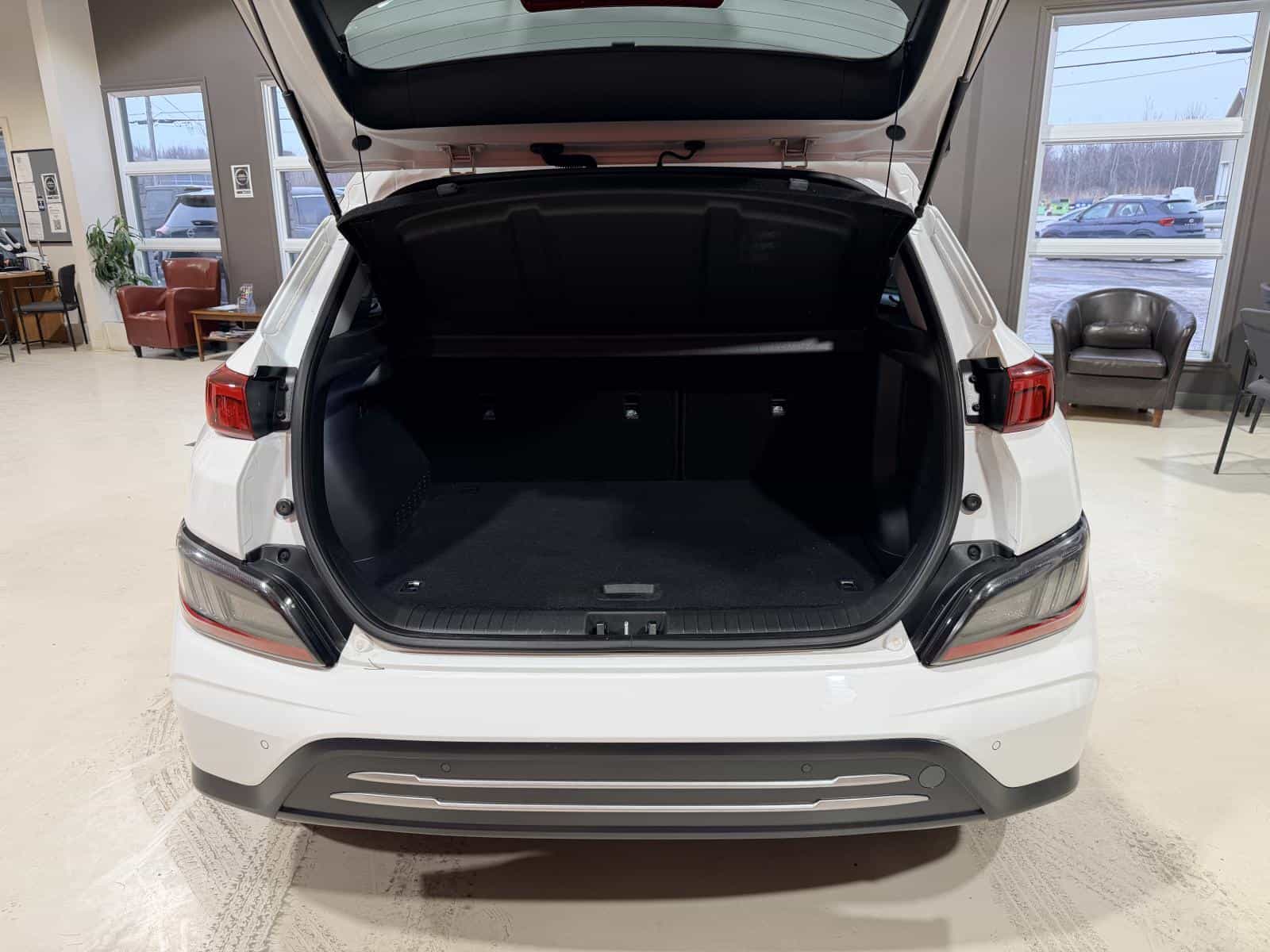 2022 Hyundai Kona EV Ultimate - Image 7