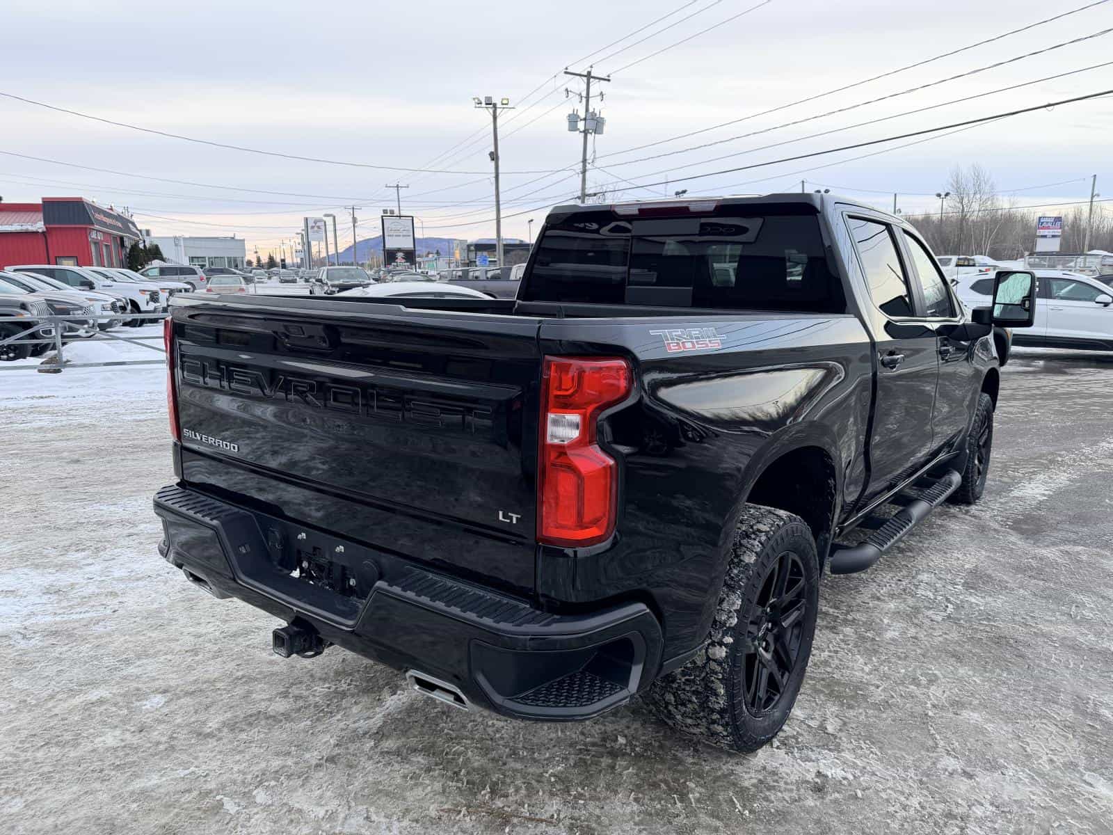 2023 Chevrolet Silverado 1500 LT Trail Boss - Image 8