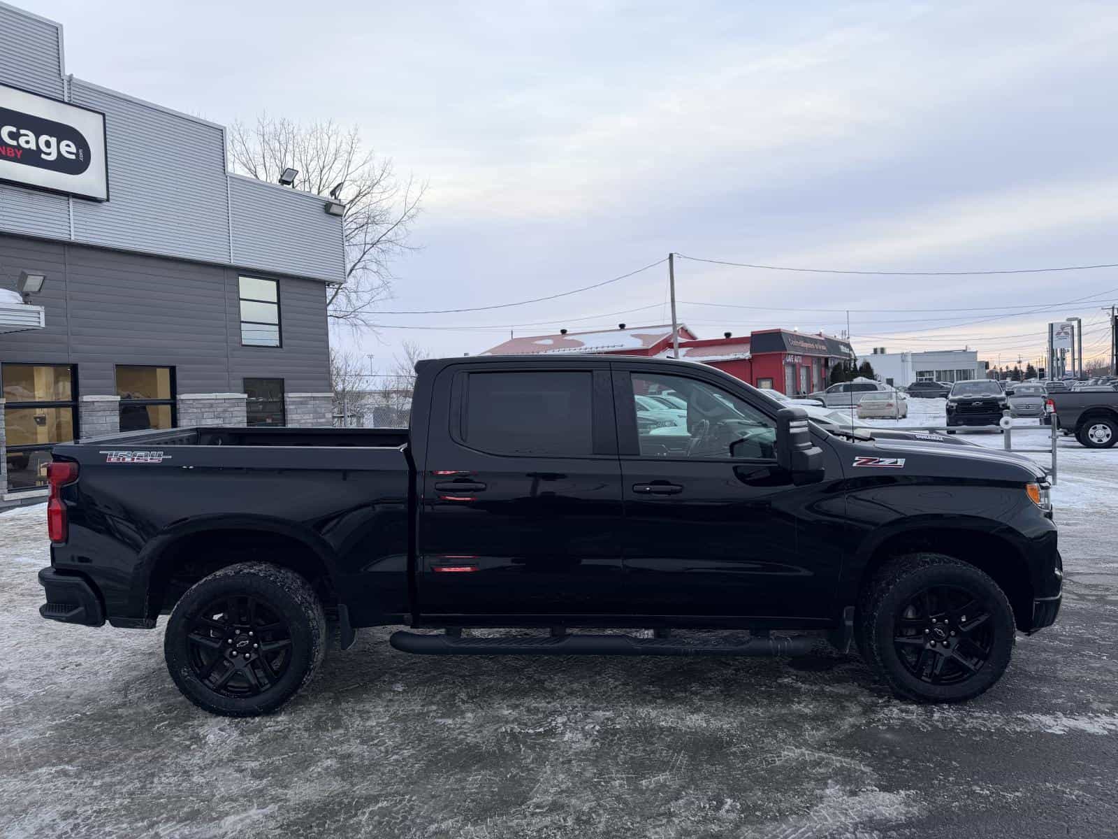2023 Chevrolet Silverado 1500 LT Trail Boss - Image 9