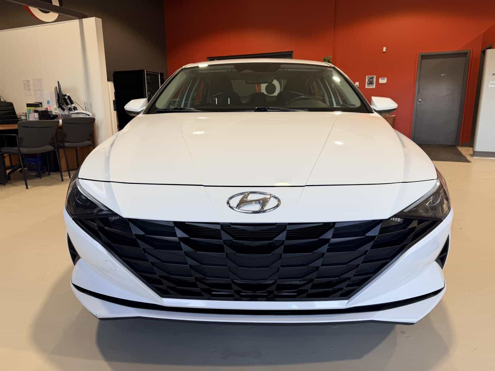 2022 Hyundai Elantra Preferred - Image 11