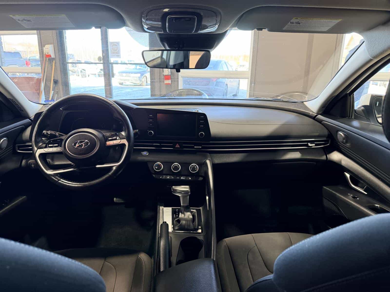 2022 Hyundai Elantra Preferred - Image 25