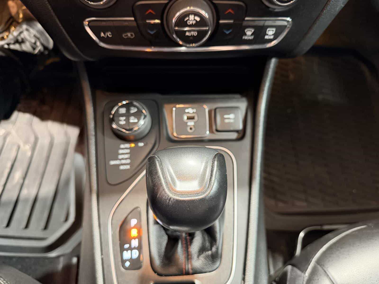 Image 24 Jeep Cherokee Trailhawk 2022