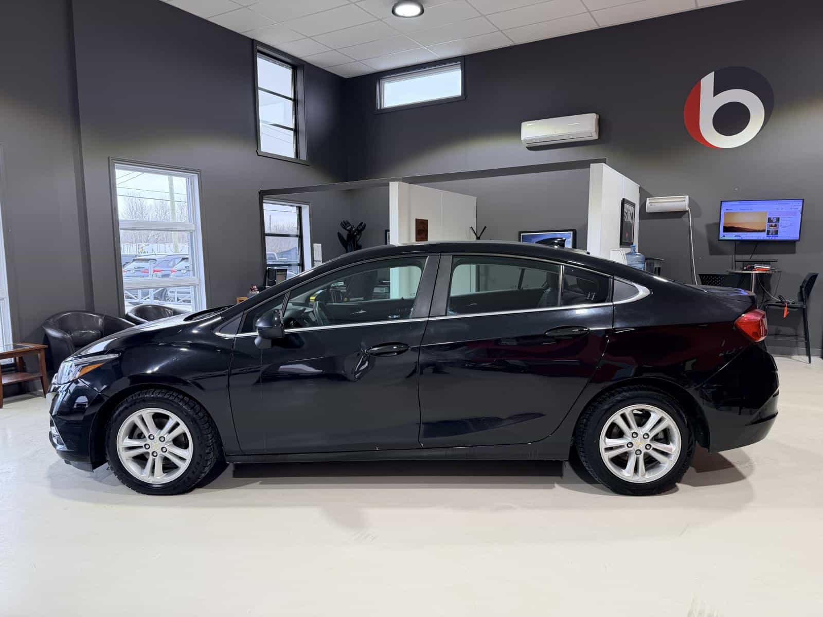 Image 3 Chevrolet Cruze LT 2018
