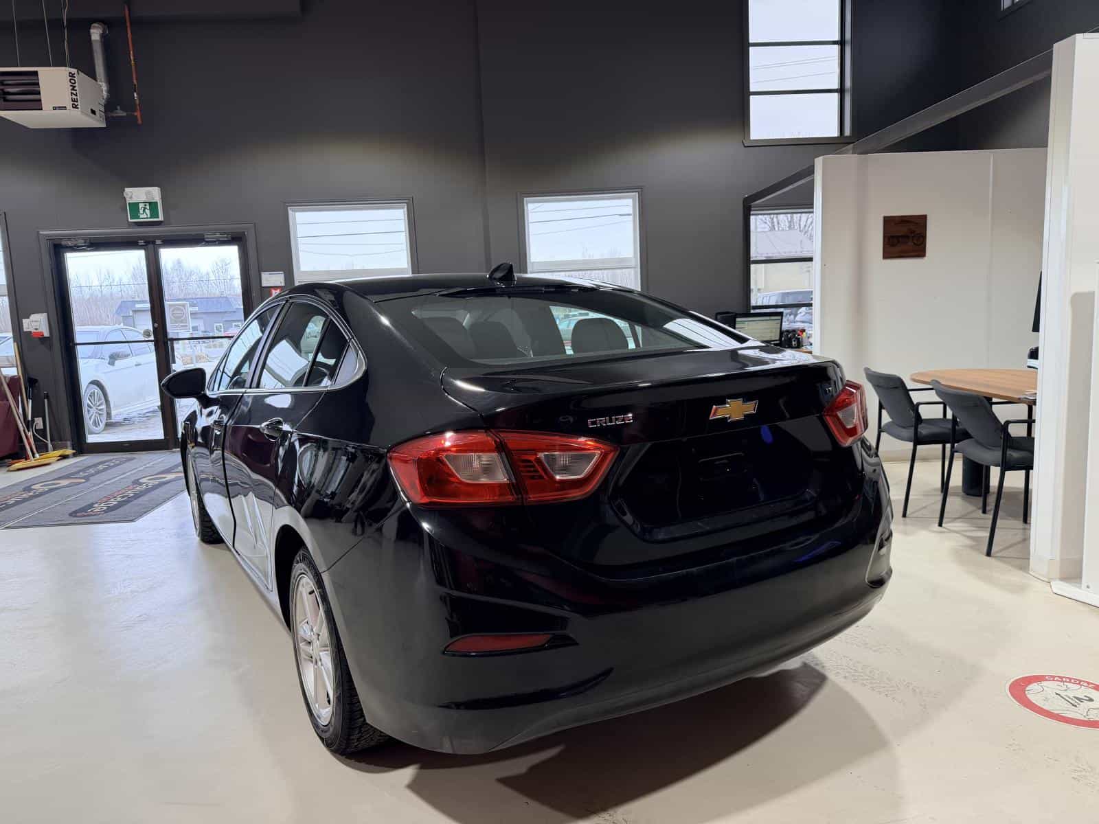 Image 4 Chevrolet Cruze LT 2018