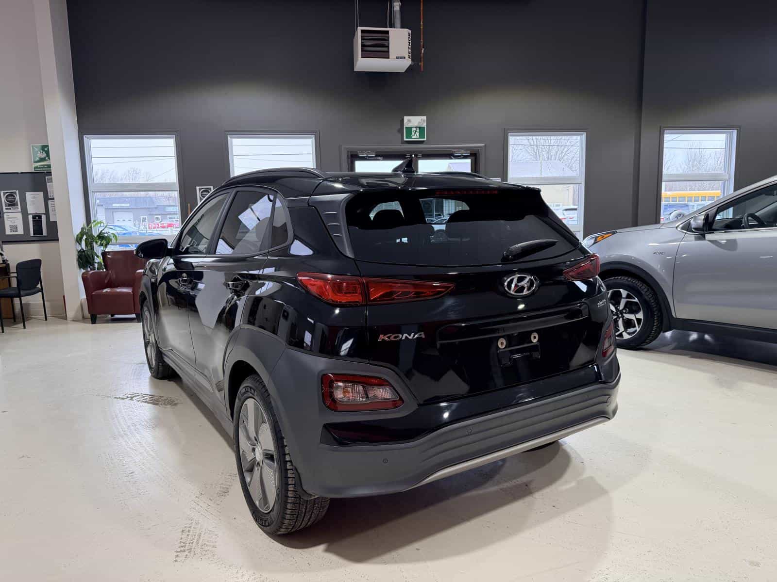 2020 Hyundai Kona EV Preferred - Image 4