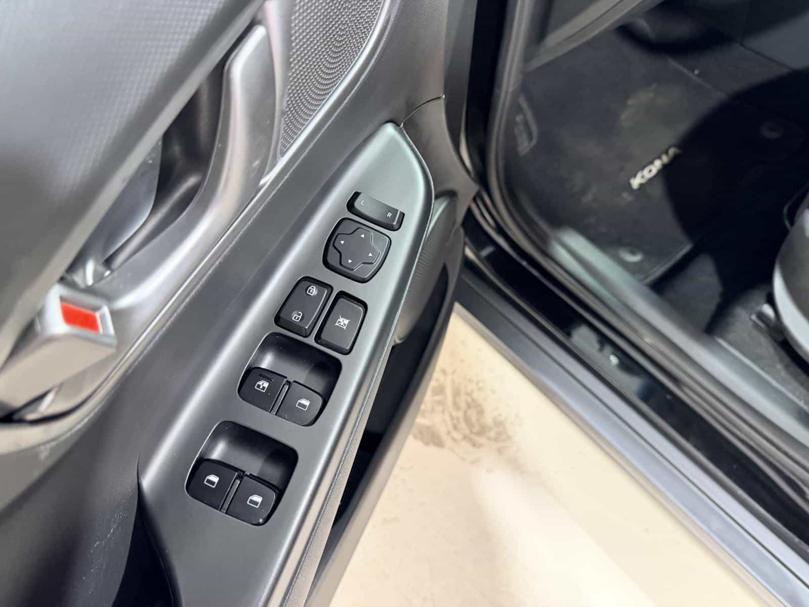 2020 Hyundai Kona EV Preferred - Image 16