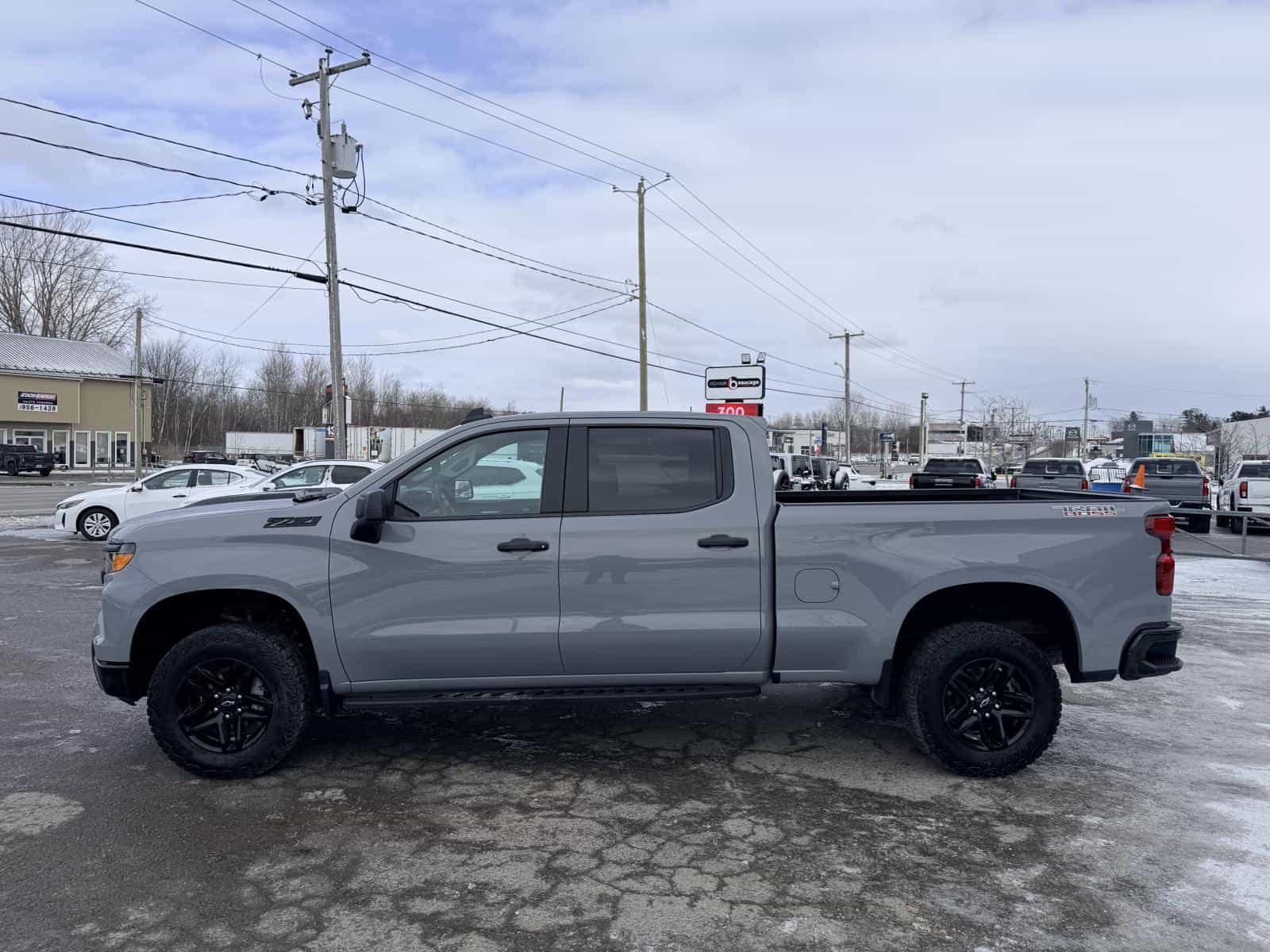 2024 Chevrolet Silverado 1500 Custom Trail Boss - Image 3