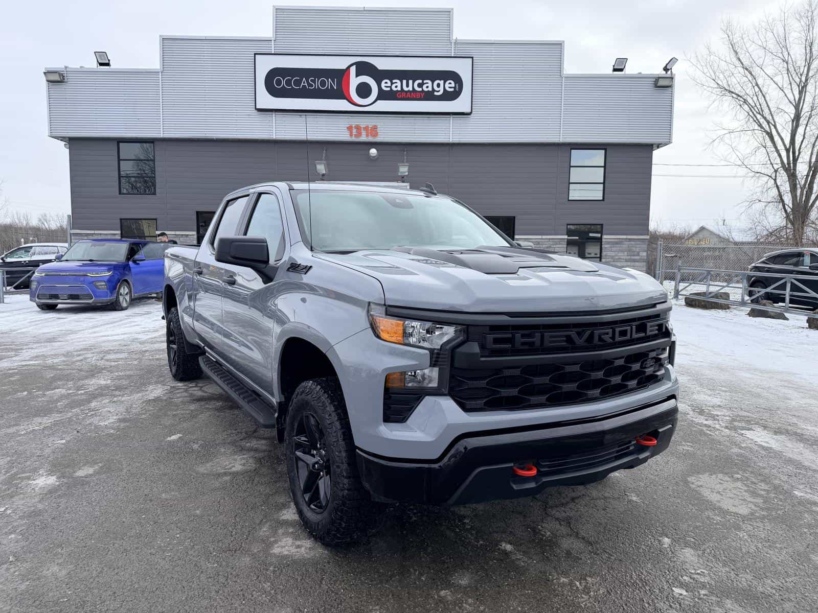 2024 Chevrolet Silverado 1500 Custom Trail Boss - Image 11