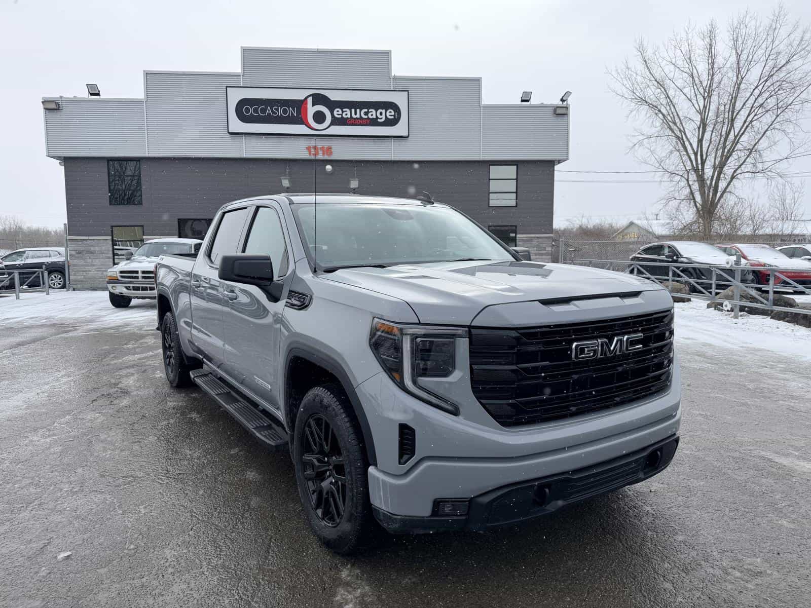 Image 11 GMC Sierra 1500 Elevation 2024