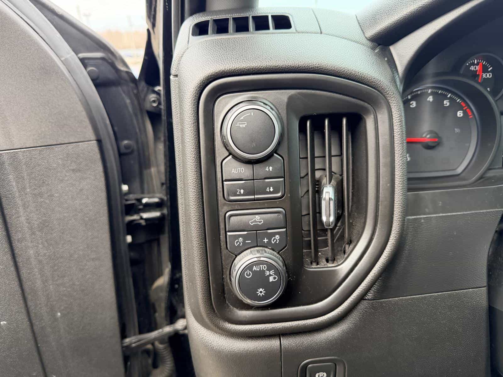 Image 16 Chevrolet Silverado 1500 Custom Trail Boss 2020