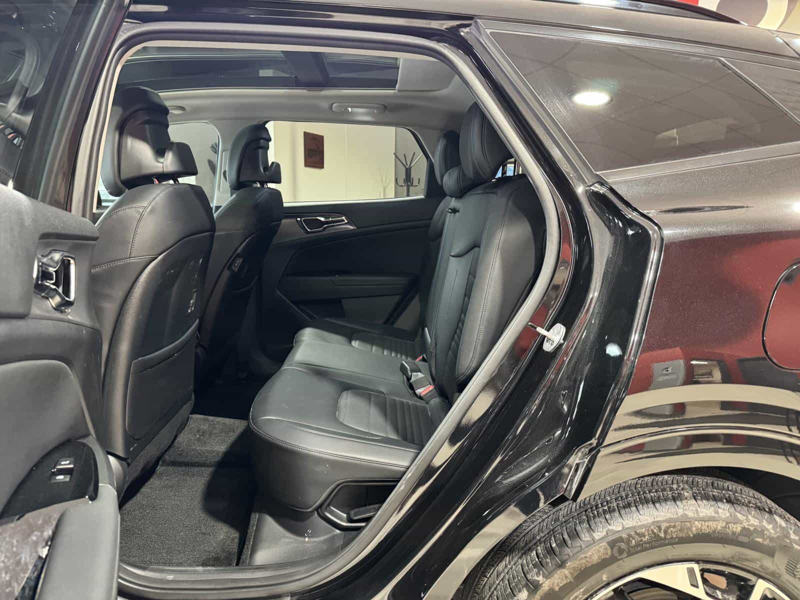 2023 Kia Sportage SX PHEV - Image 12