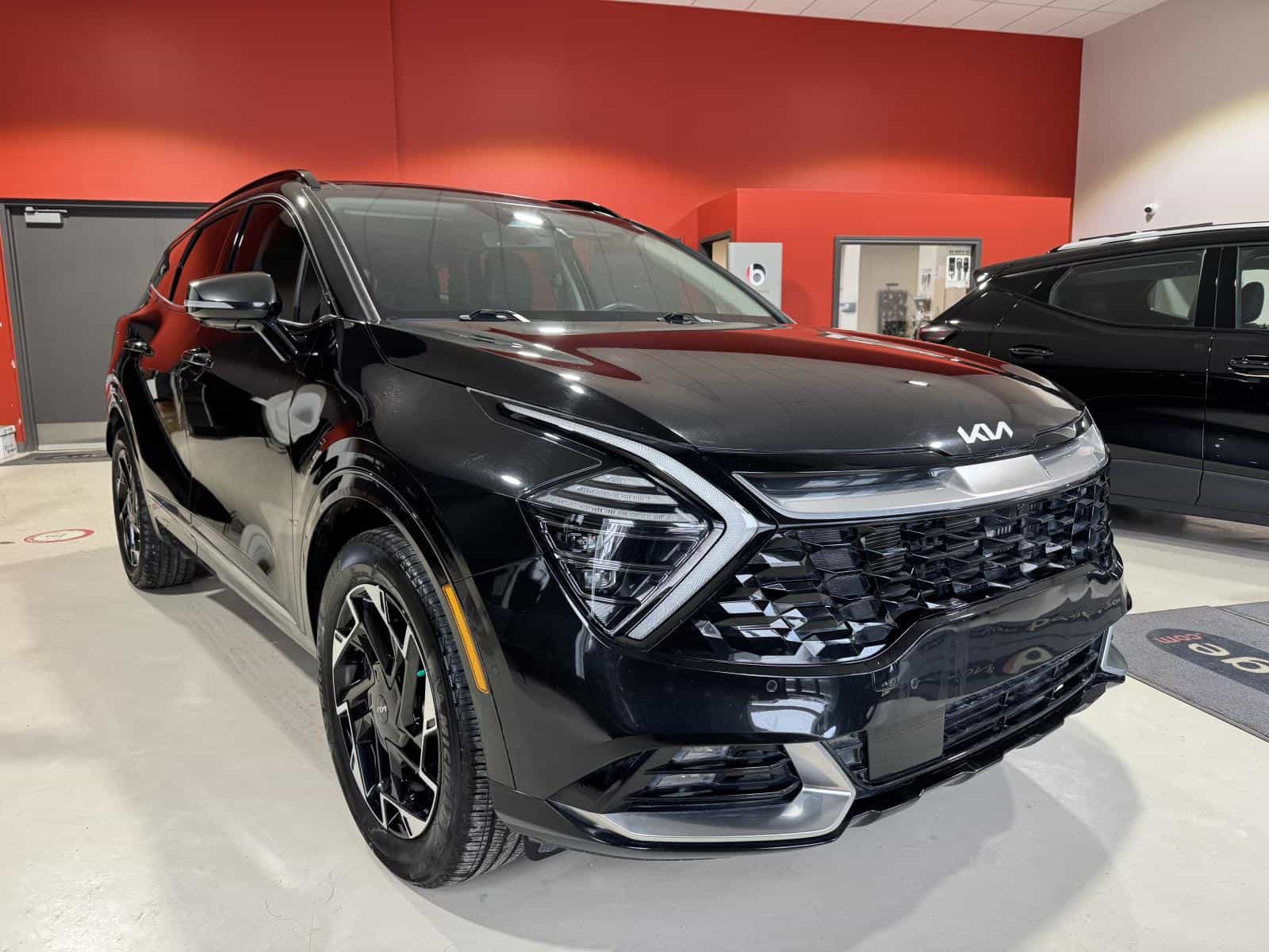 2023 Kia Sportage SX PHEV - Image 9