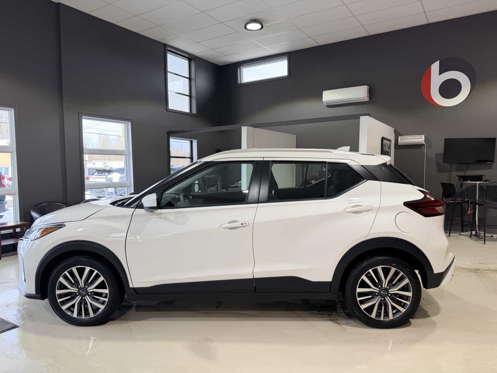 2024 Nissan Kicks SV - Image 3