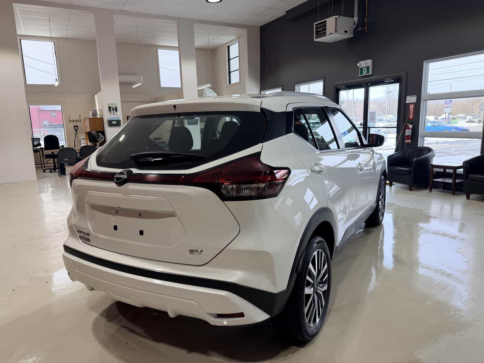 2024 Nissan Kicks SV - Image 8