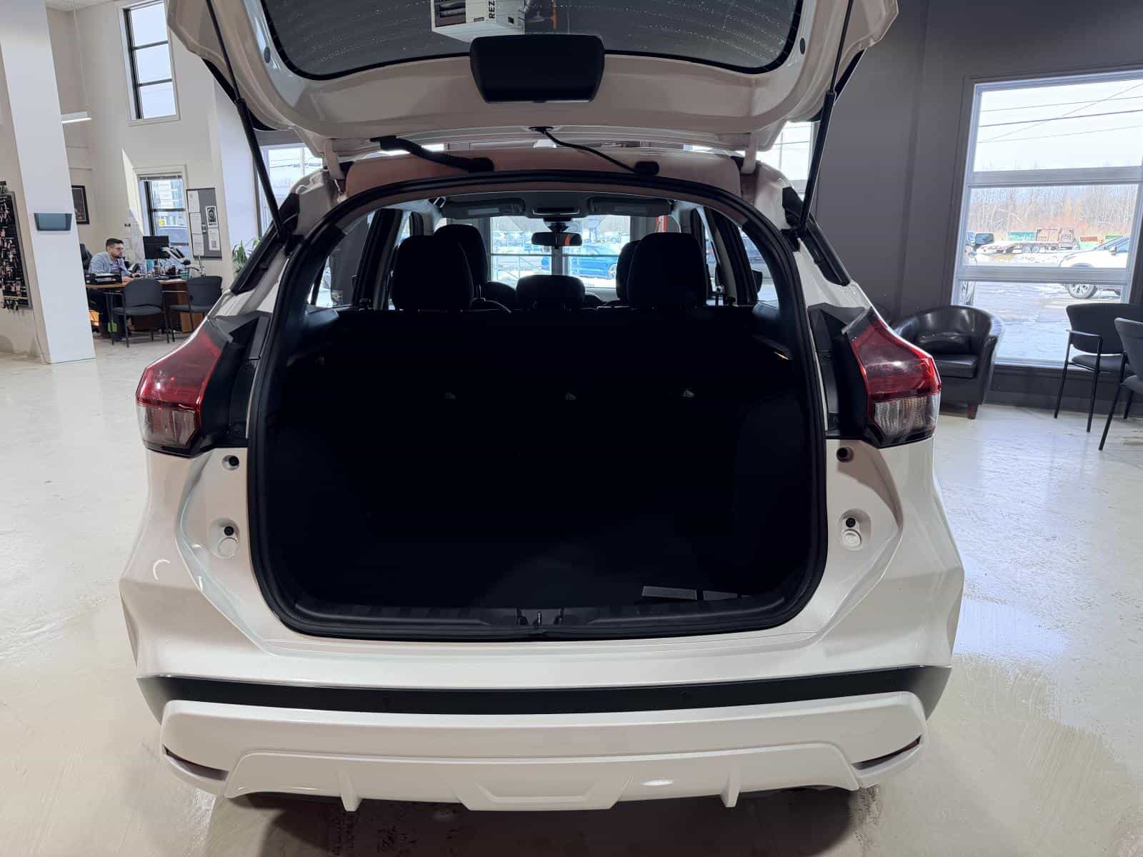 2024 Nissan Kicks SV - Image 7