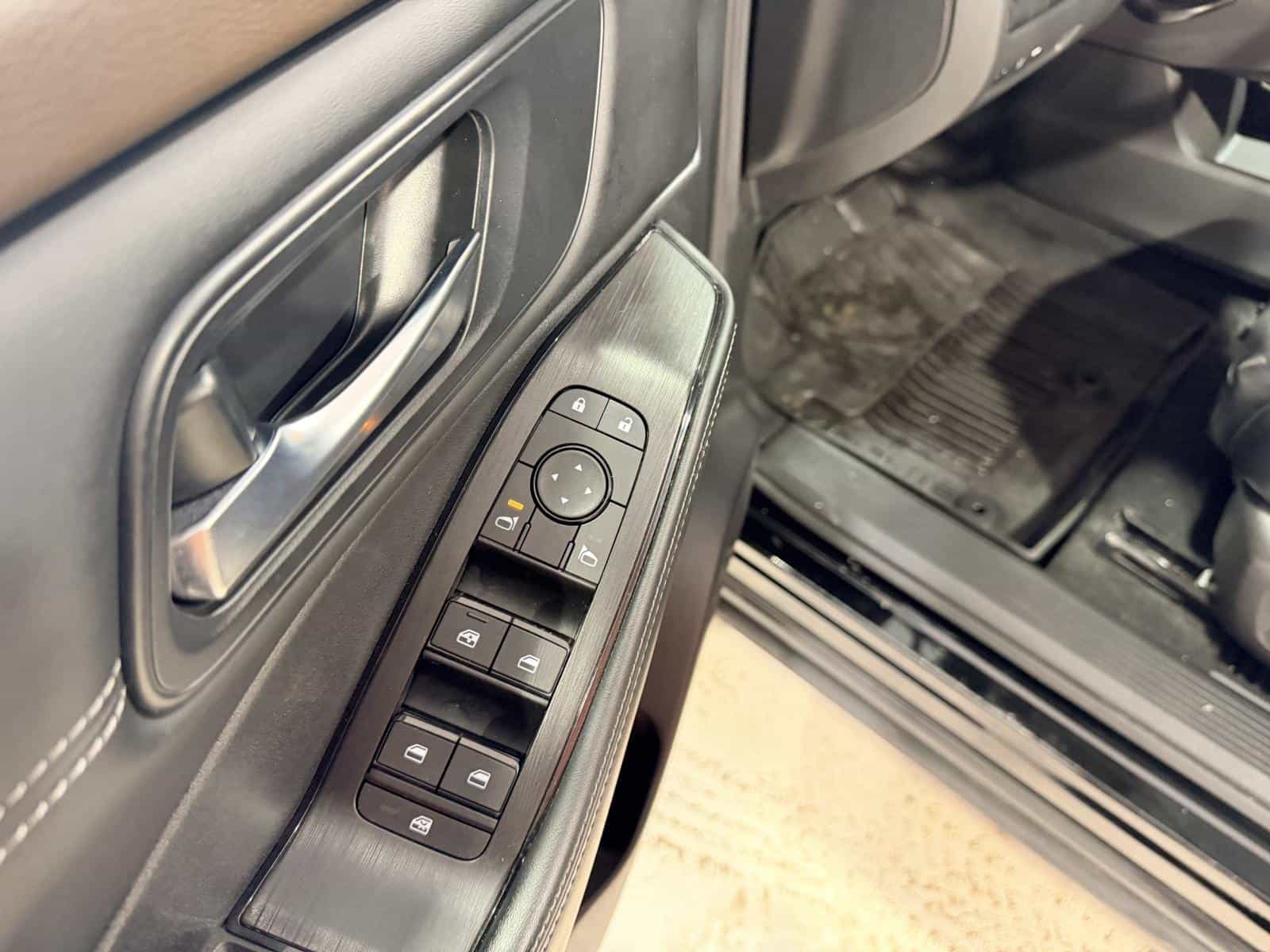 Image 17 Nissan Rogue SV 2023