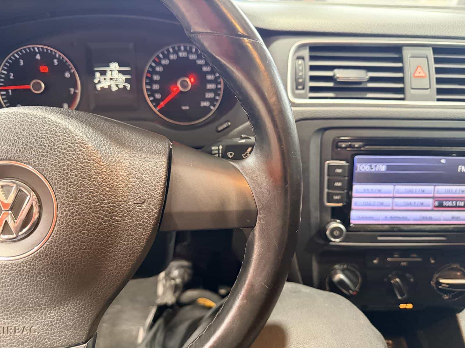 Image 17 Volkswagen Jetta Highline 2014