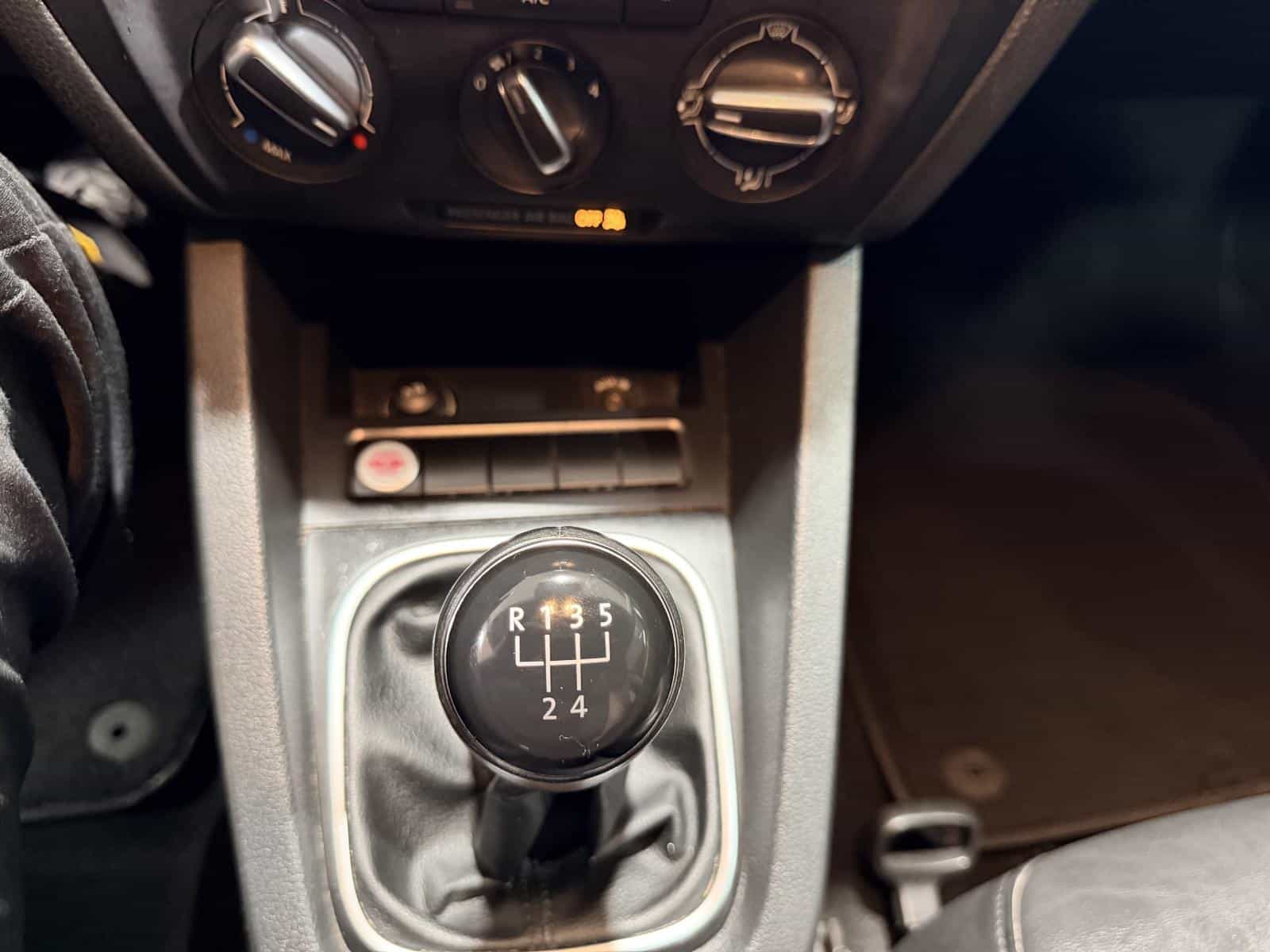 2014 Volkswagen Jetta Highline - Image 21