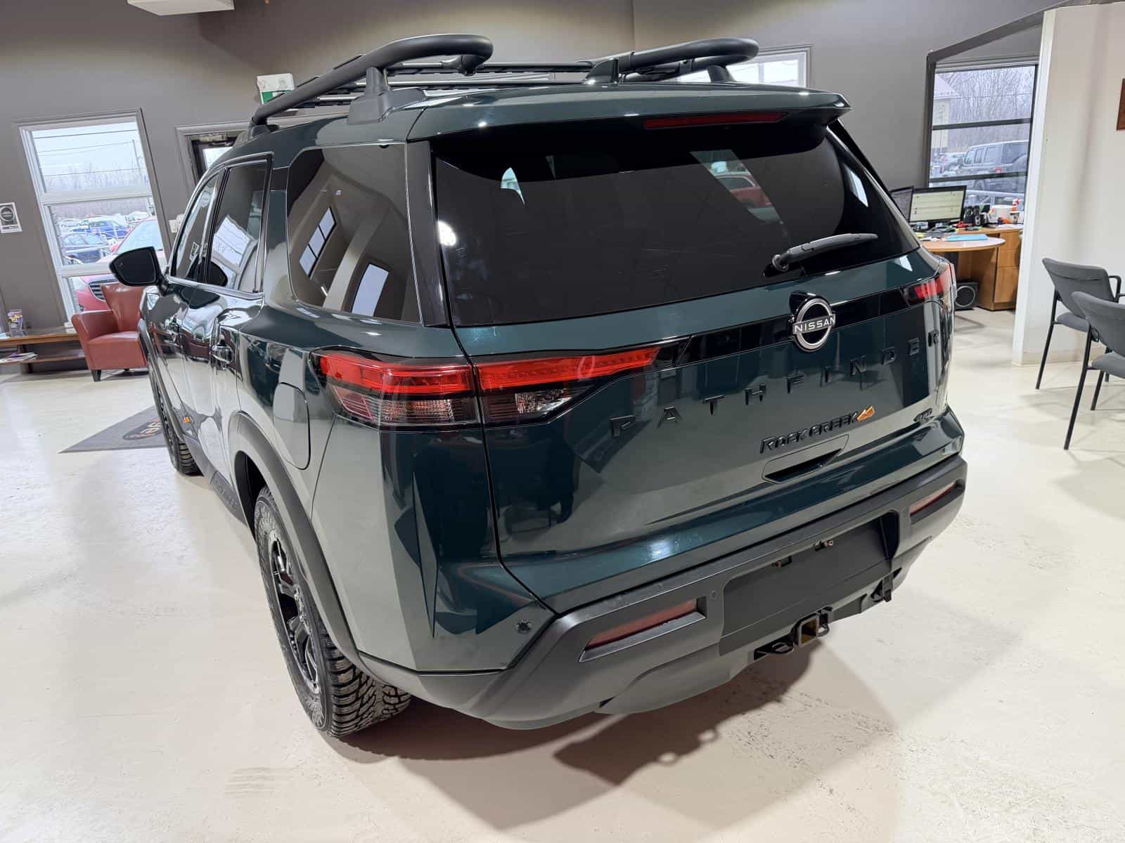 Image 4 Nissan Pathfinder SV 2023