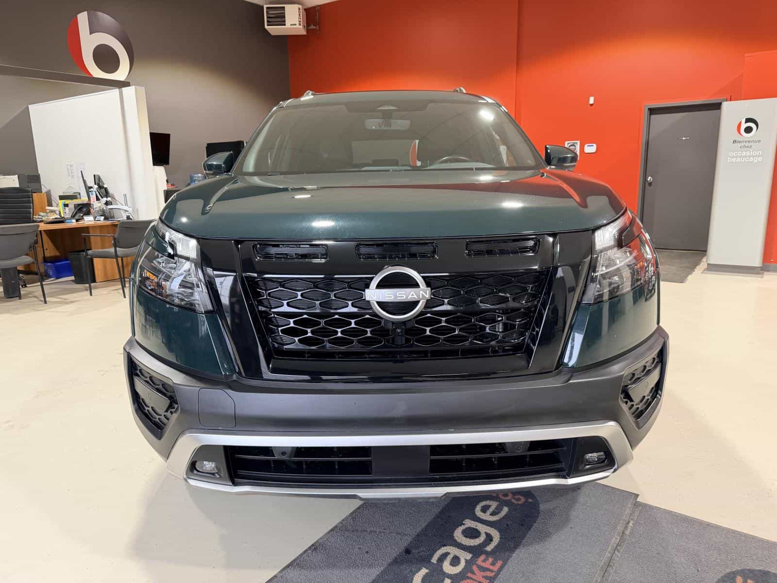 Image 12 Nissan Pathfinder SV 2023