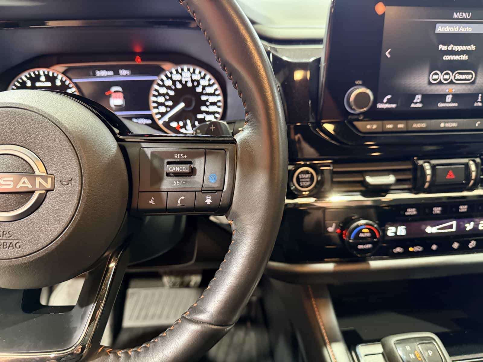 2023 Nissan Pathfinder SV - Image 22